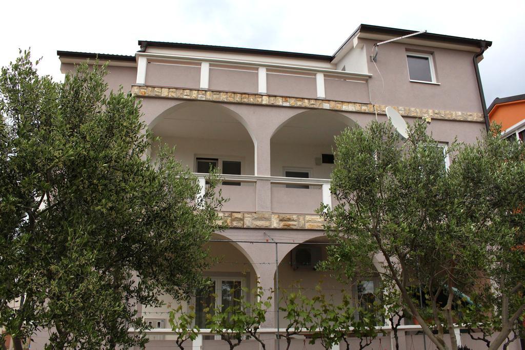 Apartments Beba Vir Eksteriør billede